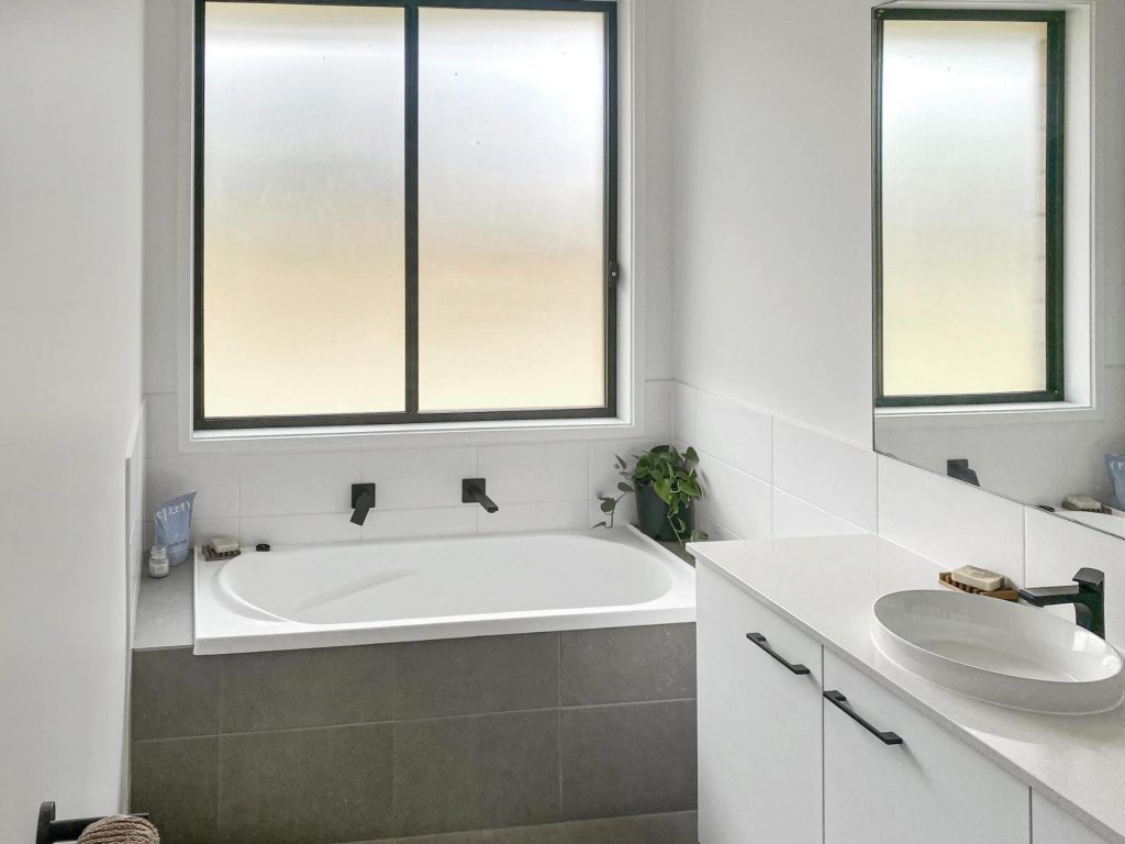4 Bedroom Home with Side Access and Solar - Gold Coast Real Estate Agents