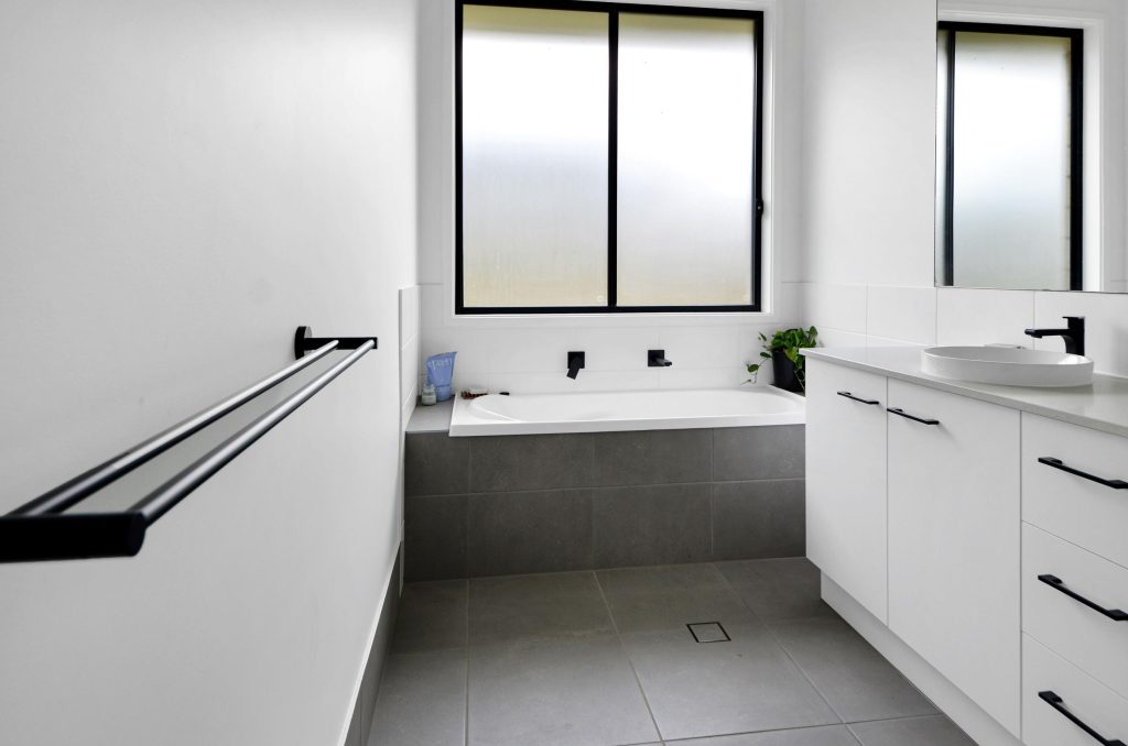 4 Bedroom Home with Side Access and Solar - Gold Coast Real Estate Agents