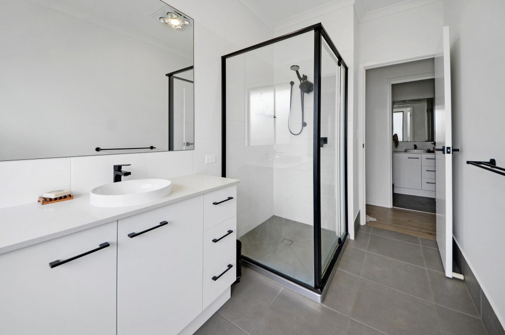 4 Bedroom Home with Side Access and Solar - Gold Coast Real Estate Agents