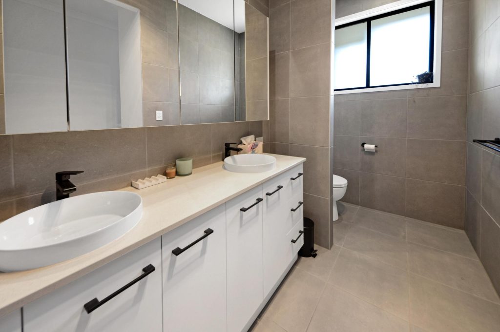 4 Bedroom Home with Side Access and Solar - Gold Coast Real Estate Agents
