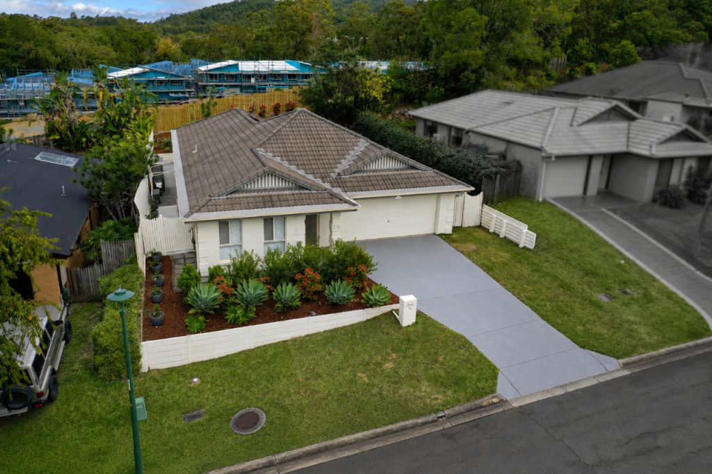 4 bedroom home for sale - Gold Coast Real Estate Agents