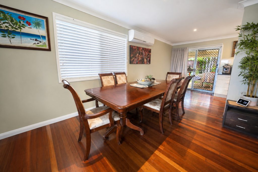 5-Bedroom Home For Sale 5 5-Bedroom Home For Sale - Gold Coast Real Estate Agents