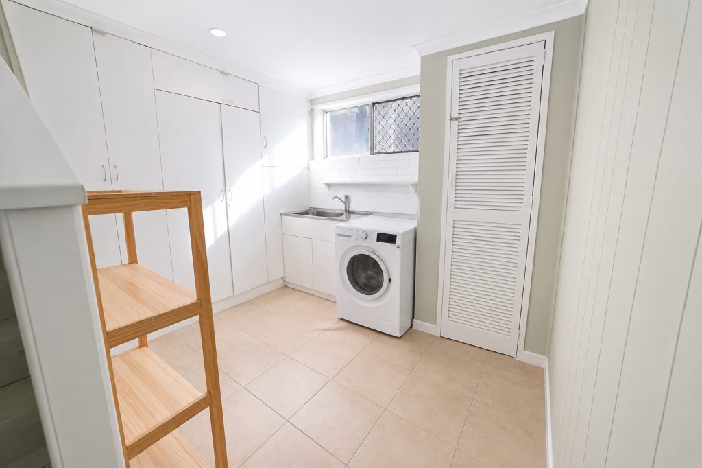 5-Bedroom Home For Sale 8 5-Bedroom Home For Sale - Gold Coast Real Estate Agents