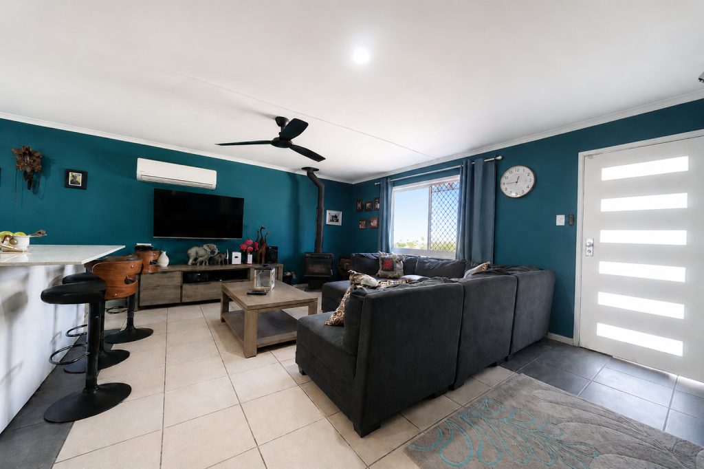Renovated 3 Bedroom Single-Level Home For Sale 4 Renovated 3 Bedroom Single-Level Home For Sale - Gold Coast Real Estate Agents