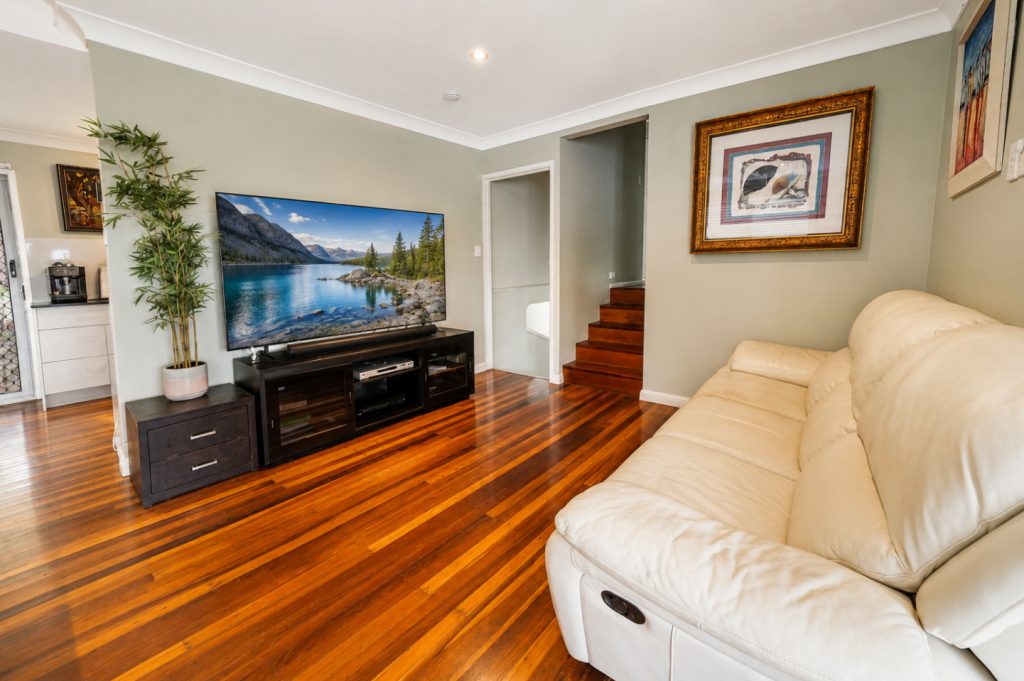5-Bedroom Home For Sale 7 5-Bedroom Home For Sale - Gold Coast Real Estate Agents