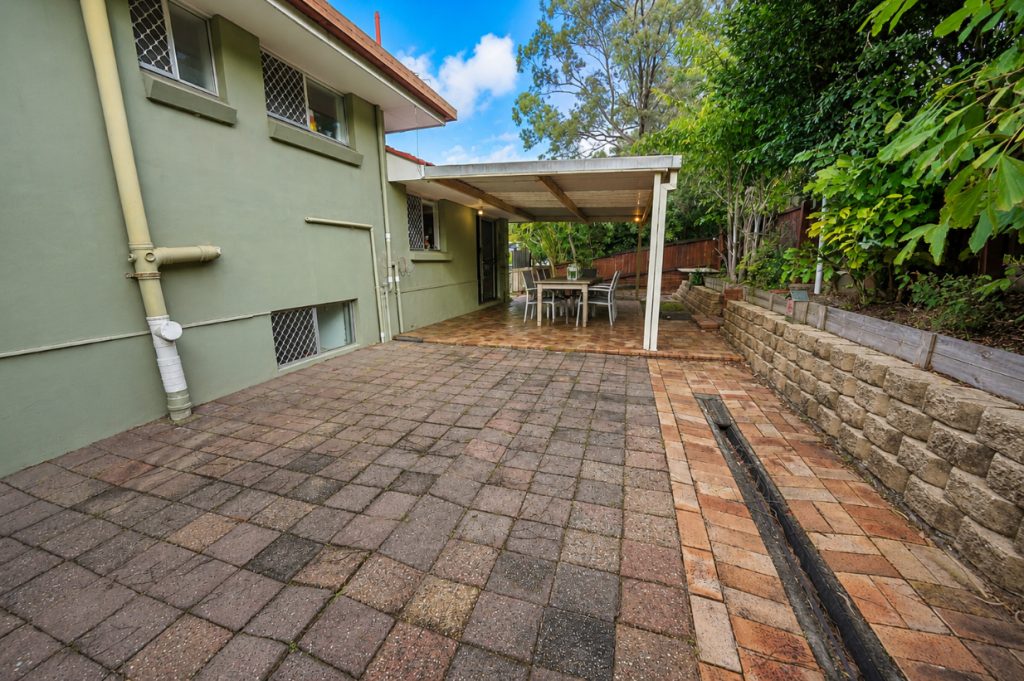5-Bedroom Home For Sale 19 5-Bedroom Home For Sale - Gold Coast Real Estate Agents
