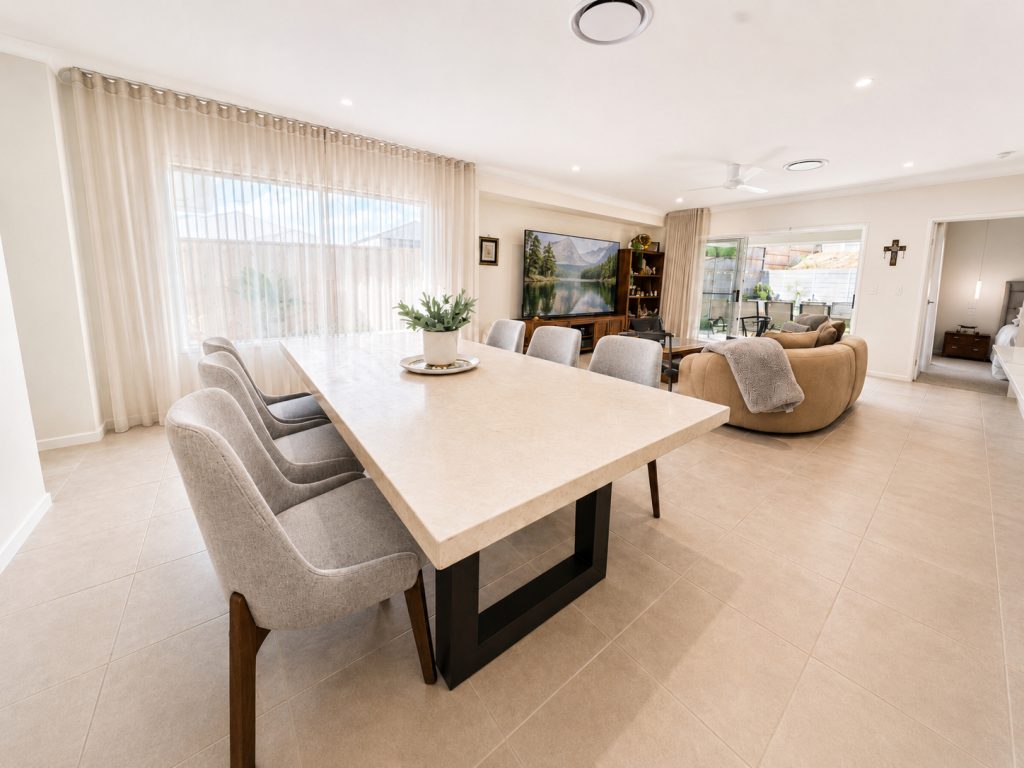 4 Bedroom House For Sale 4 4 Bedroom House For Sale - Gold Coast Real Estate Agents
