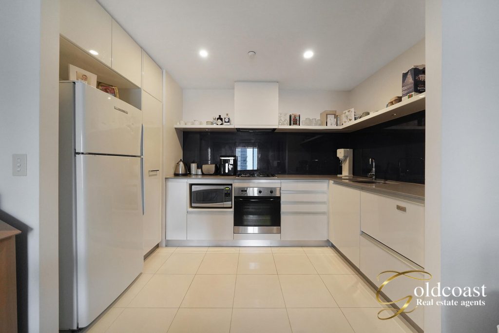 1-Bedroom Apartment For Sale 3 1-Bedroom Apartment For Sale - Gold Coast Real Estate Agents