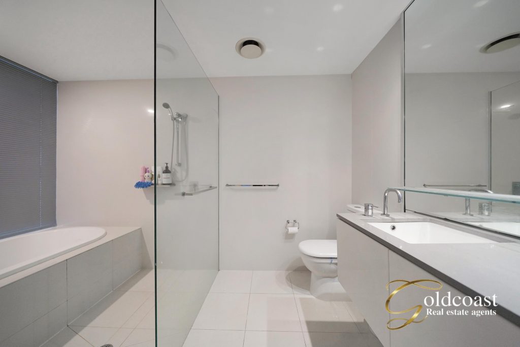 1-Bedroom Apartment For Sale 8 1-Bedroom Apartment For Sale - Gold Coast Real Estate Agents
