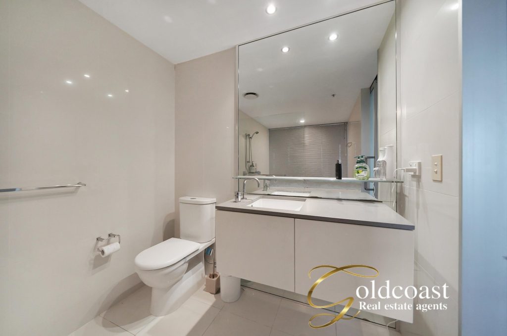 1-Bedroom Apartment For Sale 9 1-Bedroom Apartment For Sale - Gold Coast Real Estate Agents