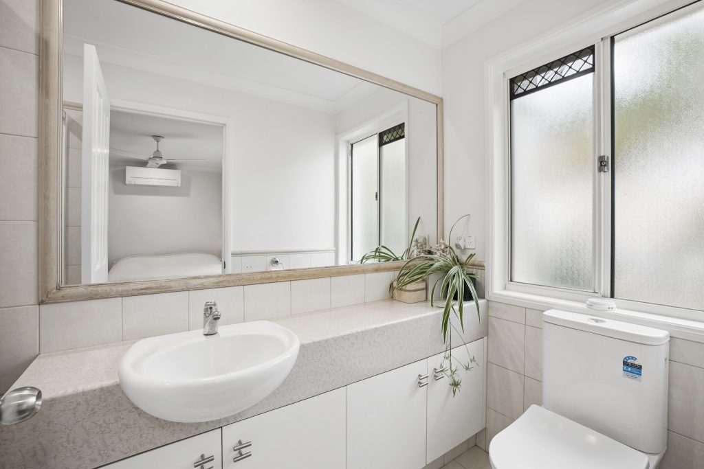 3 Bedroom Home Single-Level Gated Merrimac Living - Gold Coast Real Estate Agents