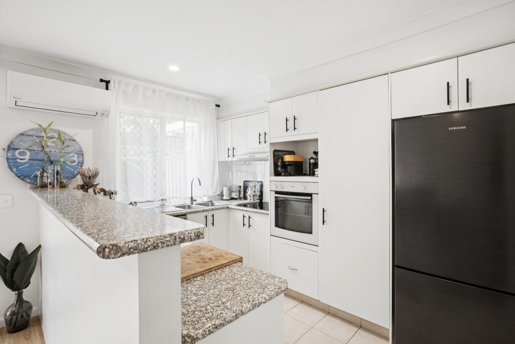 3 Bedroom Home Single-Level Gated Merrimac Living - Gold Coast Real Estate Agents