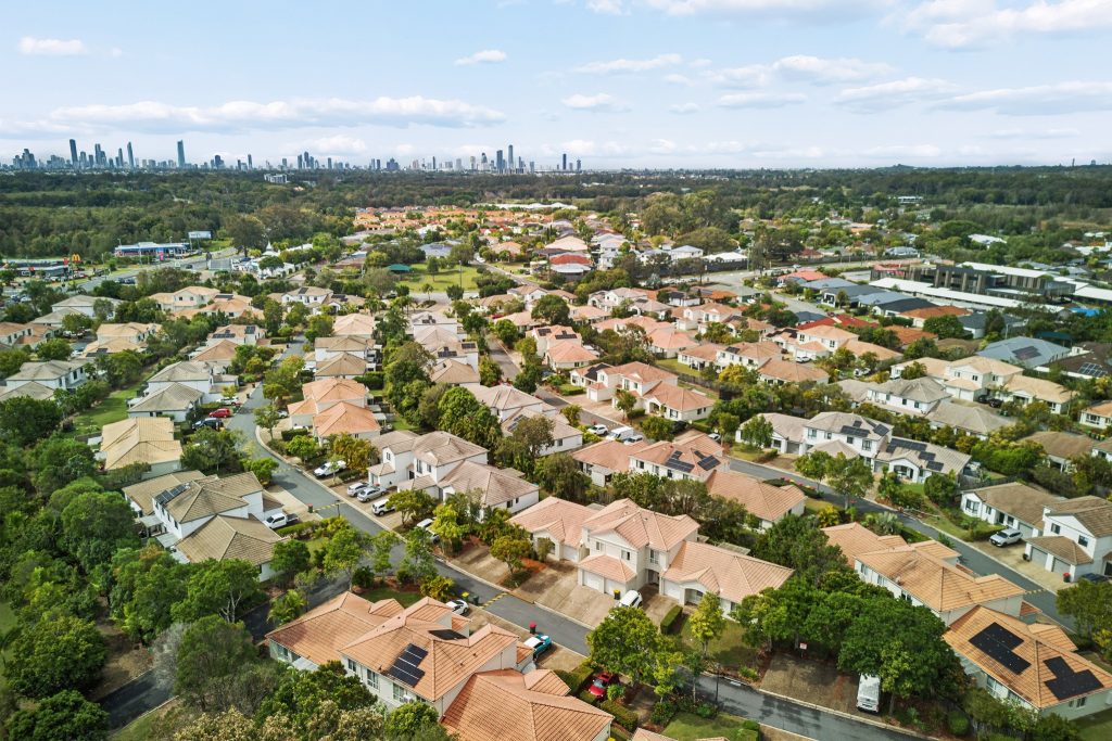 3 Bedroom Home Single-Level Gated Merrimac Living - Gold Coast Real Estate Agents