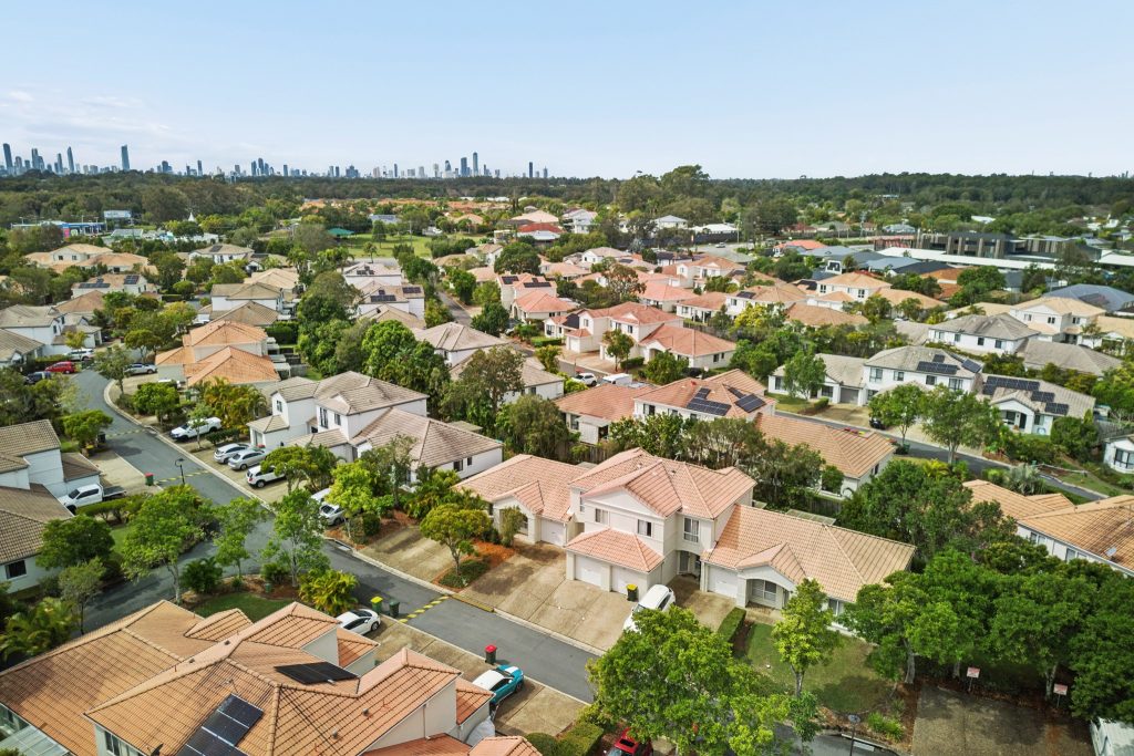 3 Bedroom Home Single-Level Gated Merrimac Living - Gold Coast Real Estate Agents