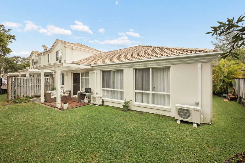 3 Bedroom Home Single-Level Gated Merrimac Living - Gold Coast Real Estate Agents
