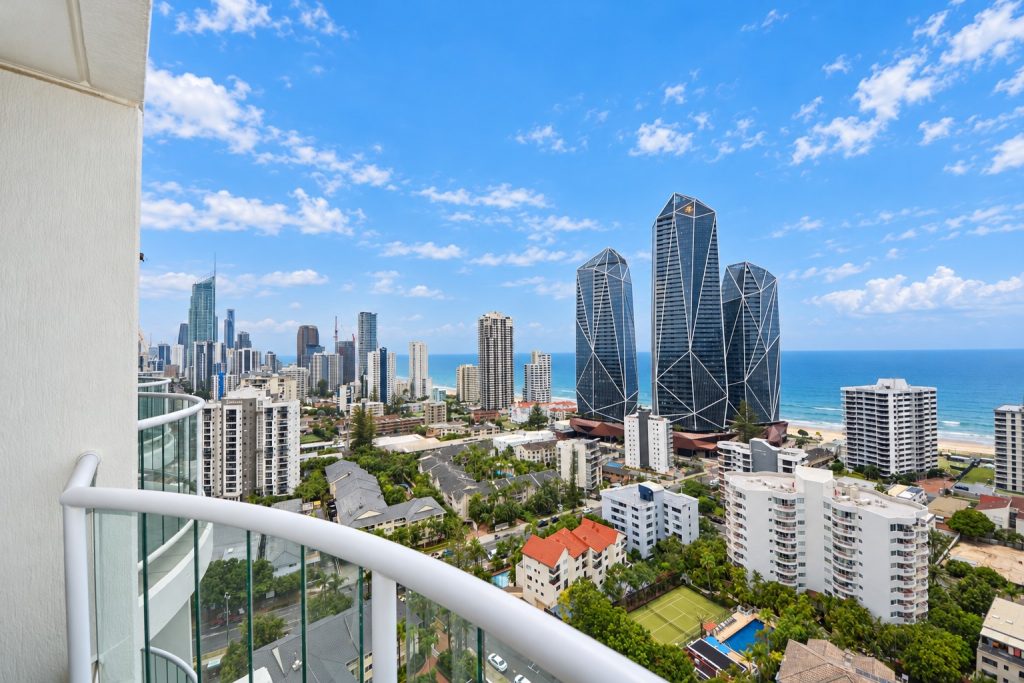 Dual-Key 2-Bedroom Apartment with Ocean Views - Gold Coast Real Estate Agents