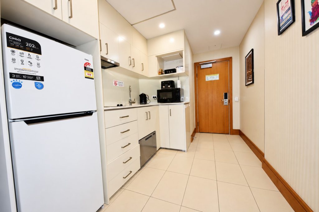 Dual-Key 2-Bedroom Apartment with Ocean Views - Gold Coast Real Estate Agents