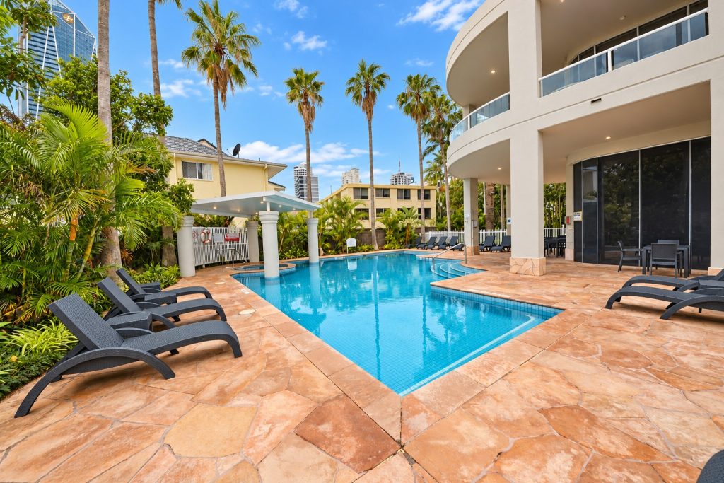 Dual-Key 2-Bedroom Apartment with Ocean Views - Gold Coast Real Estate Agents