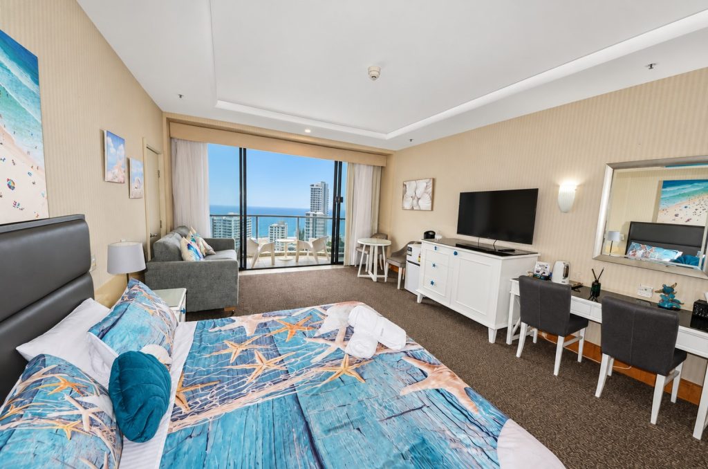 Dual-Key 2-Bedroom Apartment with Ocean Views - Gold Coast Real Estate Agents